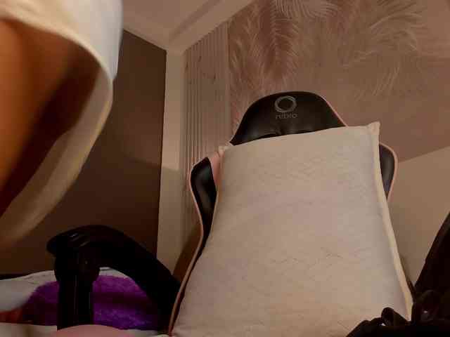Melany-8 webcam