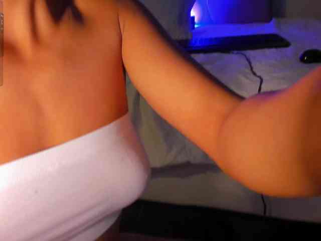 Melany-8 webcam