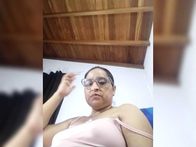 Yaya189's BongaCams show and profile