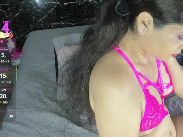 Yaya189's BongaCams show and profile