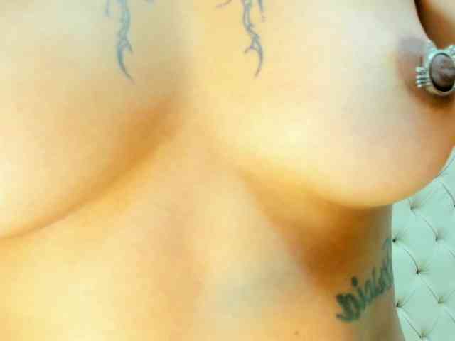 Zara-Blaaze webcam