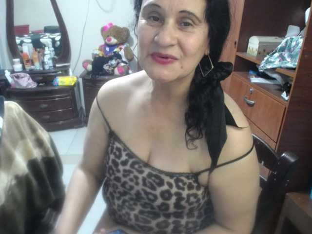 jazmin-mature's BongaCams show and profile