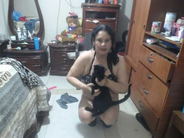 jazmin-mature's BongaCams show and profile