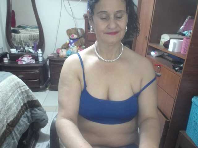 le modèle jazmin-mature est en webcam porno dans un show sur le site bongacams, il possède les tags suivants: Latino/Hispanic,Brunette,Shaved