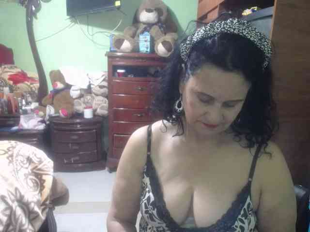 jazmin-mature webcam