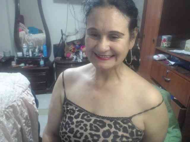 jazmin-mature webcam