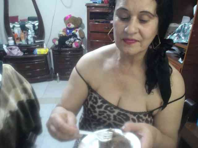 jazmin-mature webcam