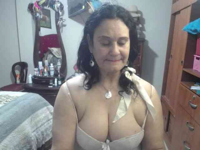 jazmin-mature webcam