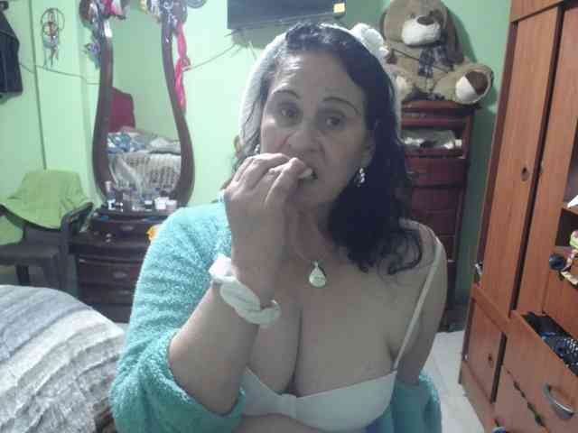 jazmin-mature webcam