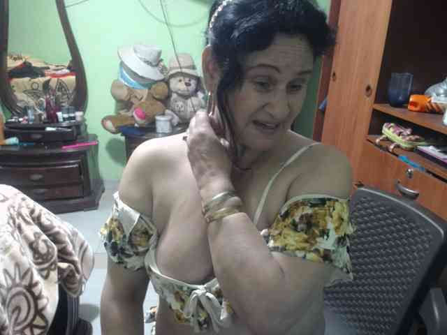 jazmin-mature webcam