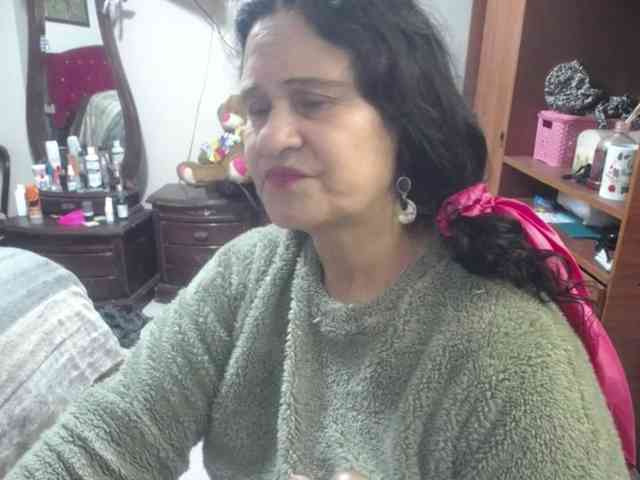 jazmin-mature webcam