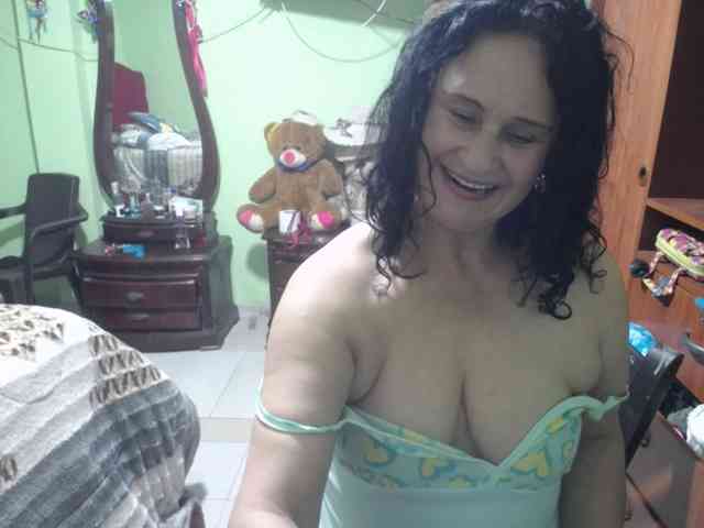 jazmin-mature webcam