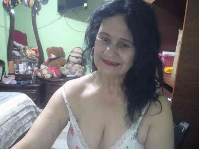 jazmin-mature