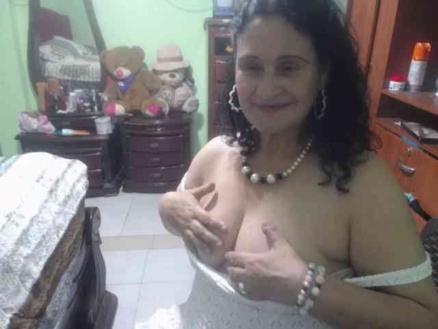 jazmin-mature webcam