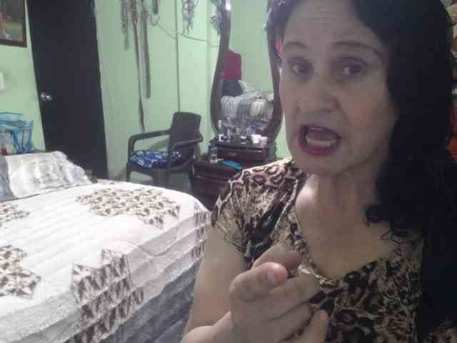 jazmin-mature webcam