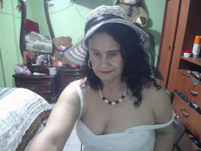 jazmin-mature webcam