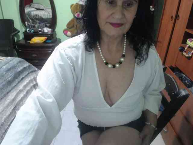 jazmin-mature webcam