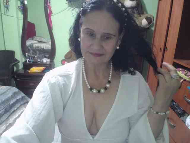jazmin-mature webcam