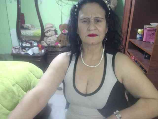 jazmin-mature webcam