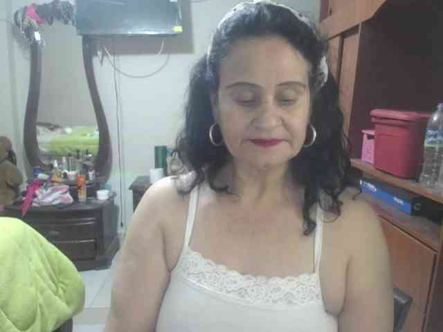 jazmin-mature webcam