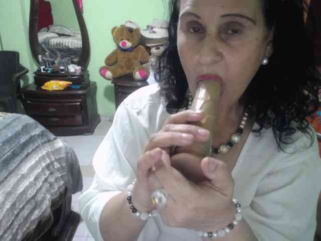 jazmin-mature webcam