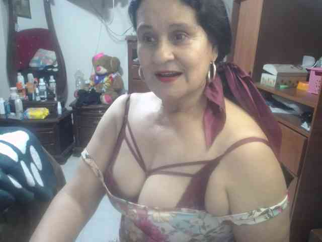 jazmin-mature webcam