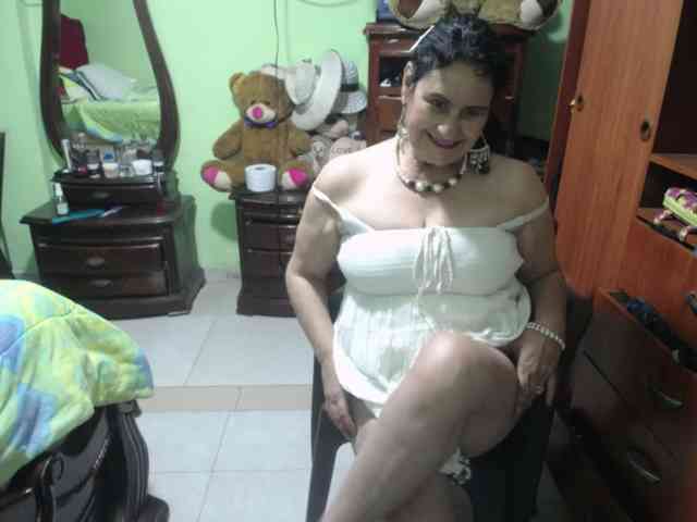 jazmin-mature webcam