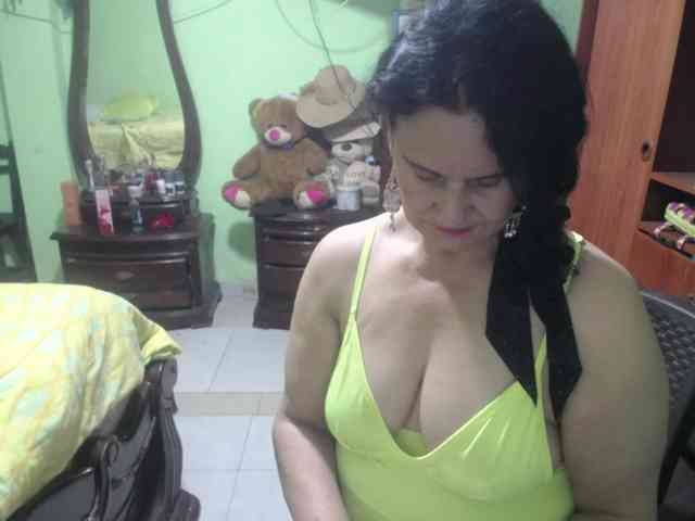 jazmin-mature webcam