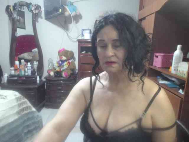 jazmin-mature webcam