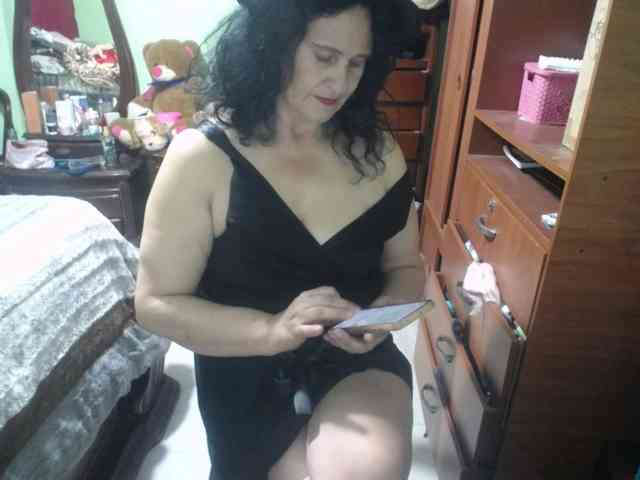 jazmin-mature