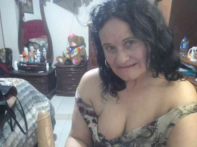 jazmin-mature webcam