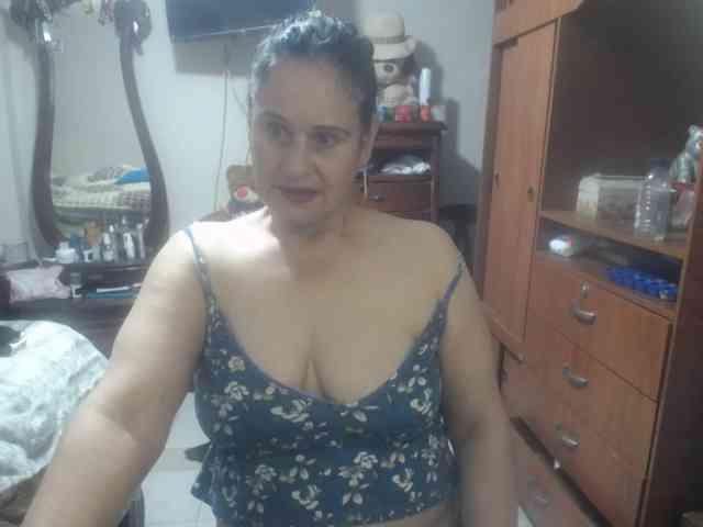 jazmin-mature webcam