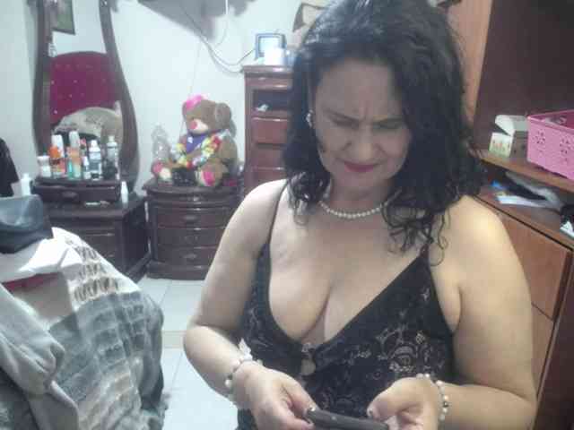 jazmin-mature webcam