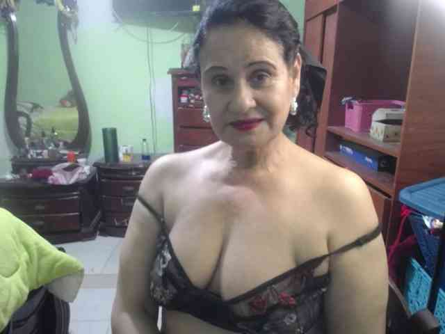 jazmin-mature webcam