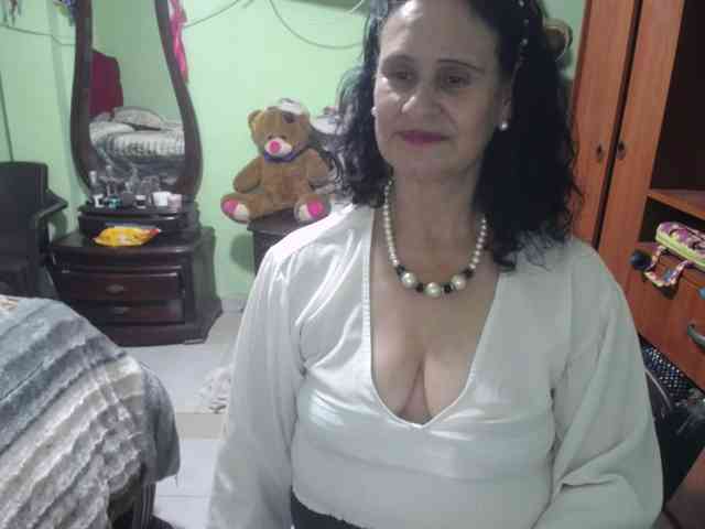 jazmin-mature webcam
