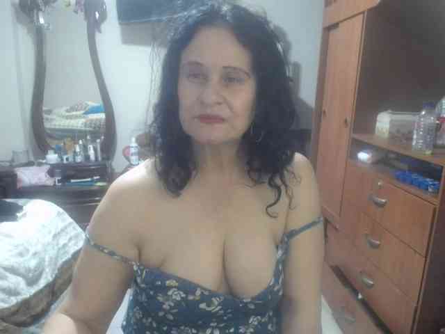 jazmin-mature webcam