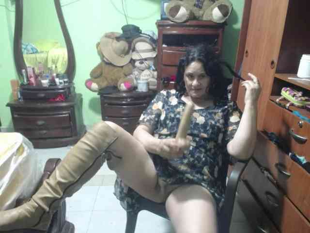 jazmin-mature webcam