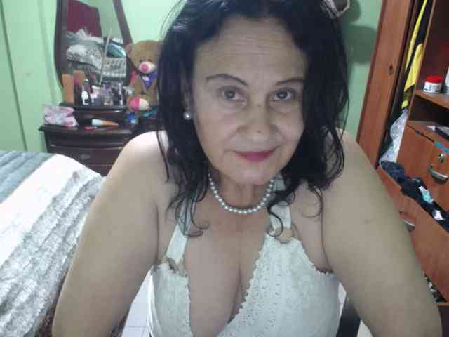 jazmin-mature webcam