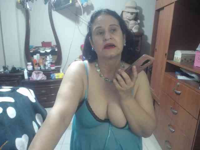 jazmin-mature webcam