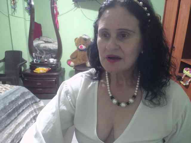jazmin-mature webcam