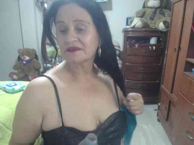 jazmin-mature webcam