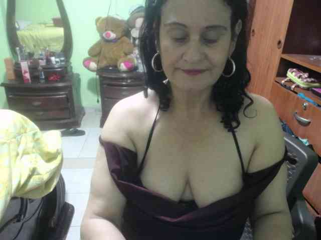 jazmin-mature