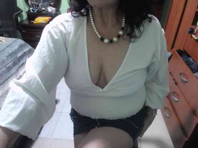 jazmin-mature webcam