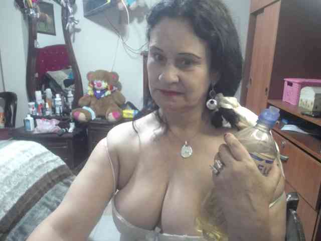 jazmin-mature webcam