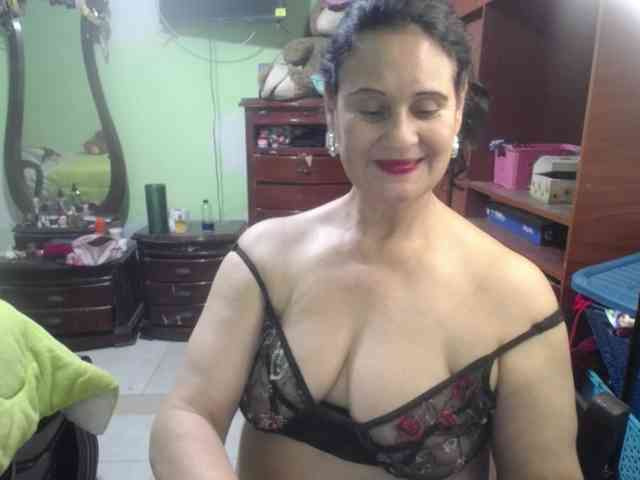 jazmin-mature webcam