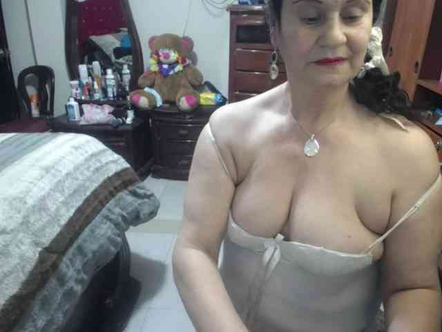 jazmin-mature webcam