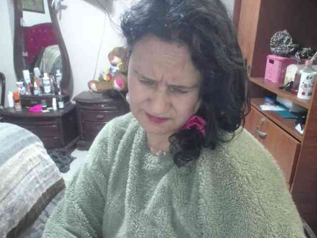 jazmin-mature webcam