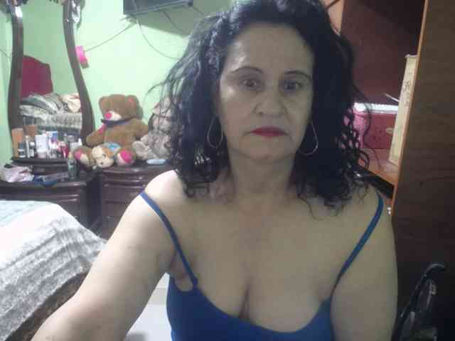 jazmin-mature