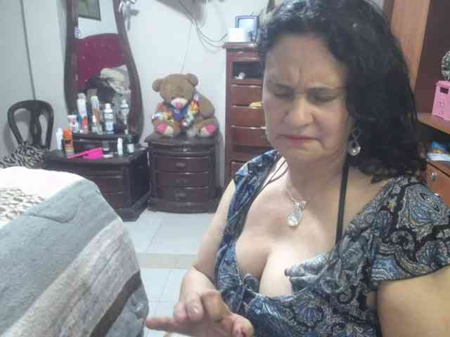 jazmin-mature webcam