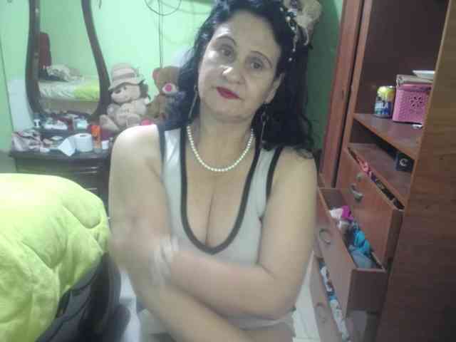 jazmin-mature webcam